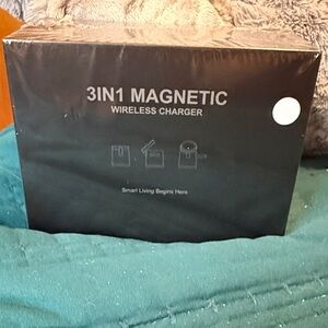 3IN1 Magnetic Wireless Charger - Black